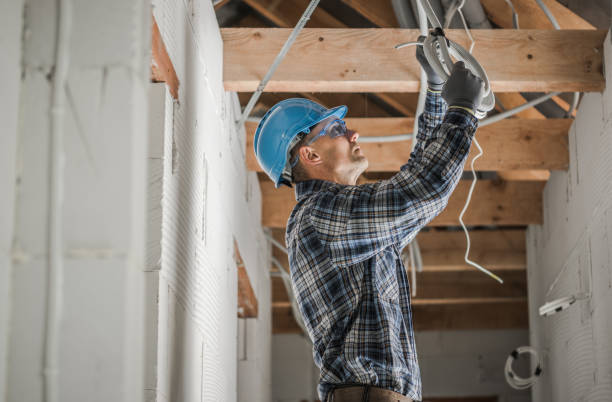 Best Affordable Emergency Electrician  in Hollandale, MS